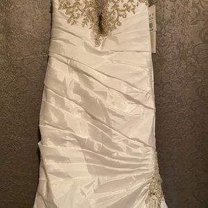 David’s bridal wedding dress NWT